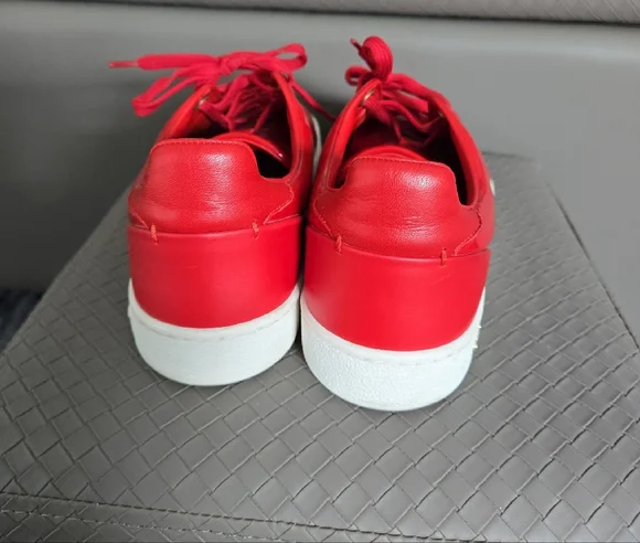 Louis Vuitton Red Sneakers with Vibrant Canvas Upper - Picture 2 of 7